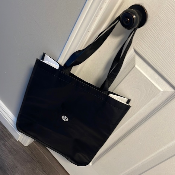 Large Lululemon Bag free with Lululemon Purchase - Picture 1 of 1